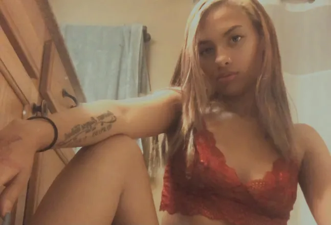 OnlyFans cuenta queen_honey99 header 2