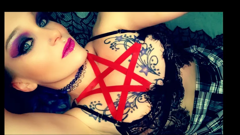 OnlyFans cuenta elzbee614 header 2