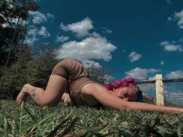 OnlyFans cuenta yourbabbymommmafree header 2