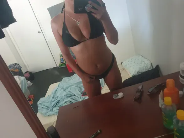 OnlyFans cuenta aurora-red avatar 1