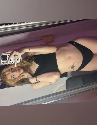 OnlyFans cuenta peachyy666 header 2
