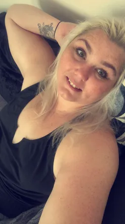 OnlyFans cuenta curvyclairebear header 2