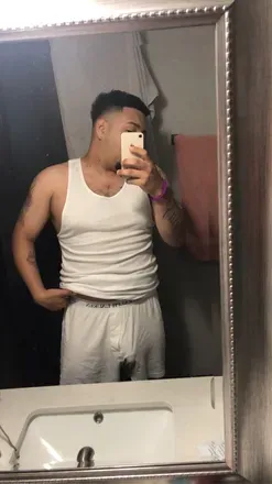 OnlyFans account  yofavoritebabydad avatar 1