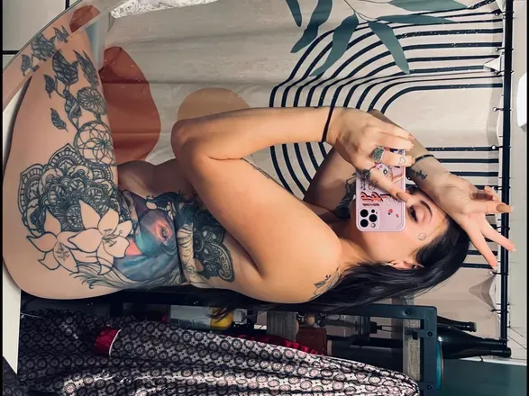 OnlyFans cuenta thevaginartist header 2