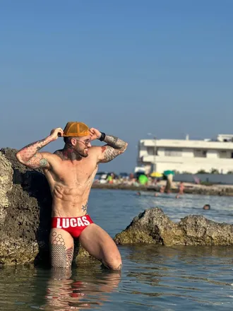 OnlyFans account  viktoroneefree header 2