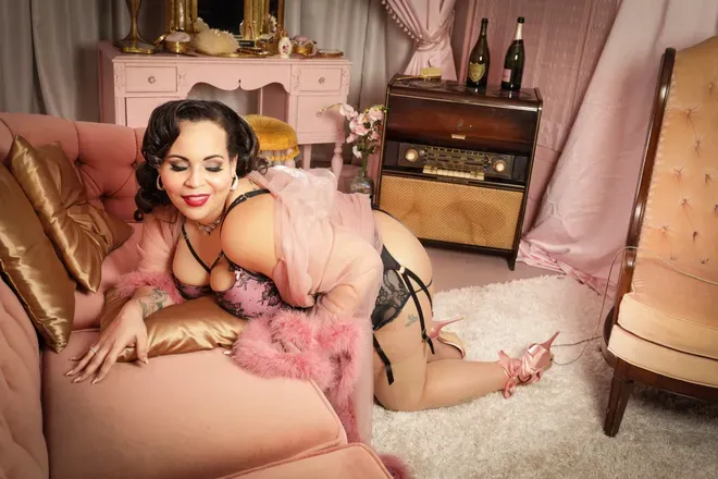 OnlyFans cuenta plussizepinupdoll header 2