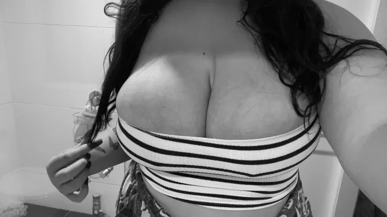 OnlyFans cuenta tayla_busuttil header 2