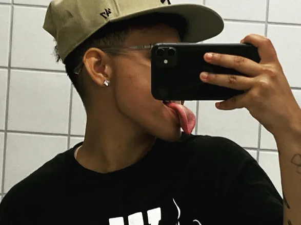 OnlyFans account  axelsexy21 header 2