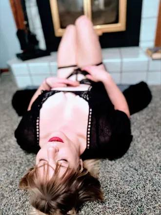 OnlyFans account  sistergoldenhairr avatar 1