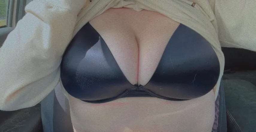OnlyFans cuenta ozzilayne header 2