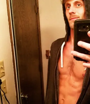 OnlyFans cuenta hippy042088 avatar 1