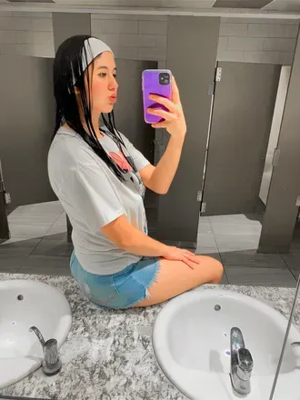OnlyFans cuenta yuliz8a header 2
