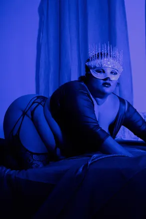 OnlyFans account  esmeraymoondust header 2