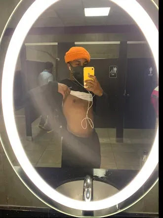OnlyFans account  mrthicks avatar 1