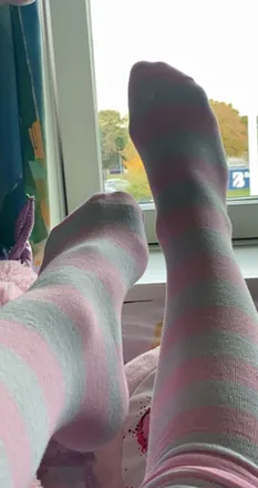 OnlyFans cuenta petite_feetprincess header 2