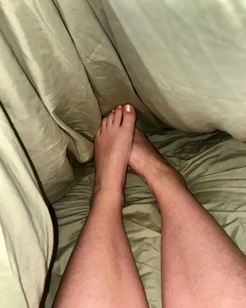 OnlyFans cuenta hideandseekfeet header 2