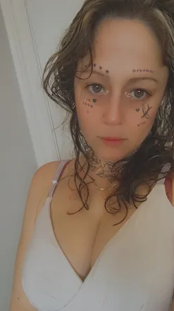 OnlyFans cuenta karolynaxxx header 2