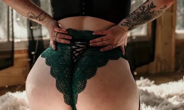 OnlyFans account  queen.j header 2