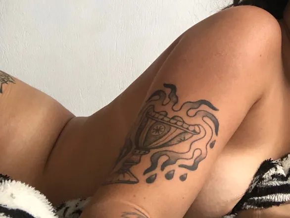 OnlyFans cuenta lolaburns header 2