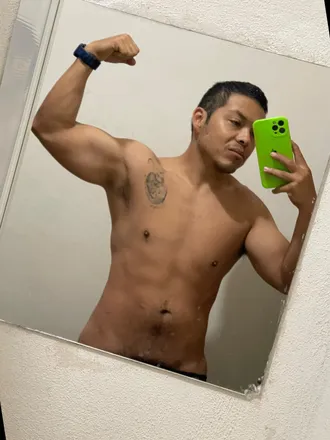 OnlyFans account  kevinro40666939 header 2