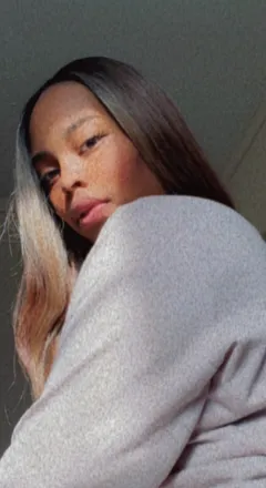 OnlyFans cuenta merithabratt header 2