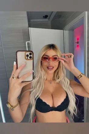 OnlyFans account  vazzzle avatar 1