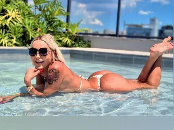 OnlyFans cuenta renatadavilla header 2