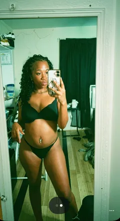 OnlyFans cuenta cravepineapples header 2