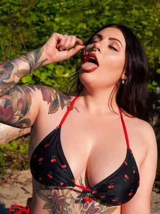 OnlyFans account  essenceofkorin avatar 1