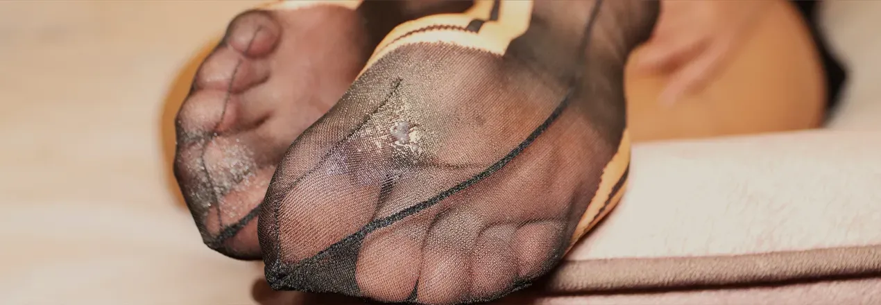 OnlyFans cuenta toohotfeetforyou header 2