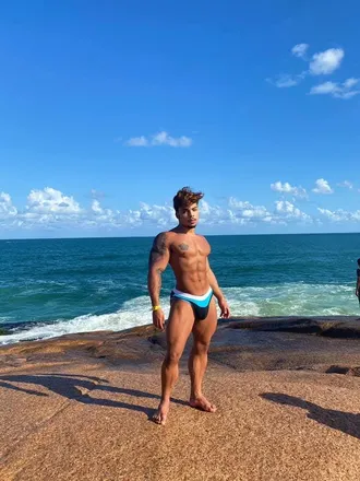 OnlyFans cuenta vinnyroyofficial header 2