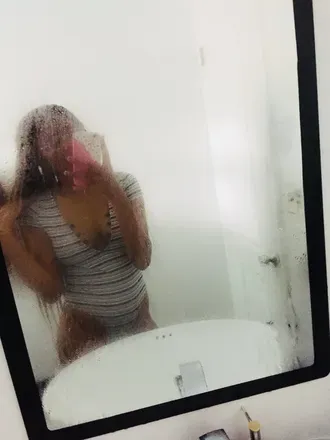OnlyFans account  uhnayuh avatar 1