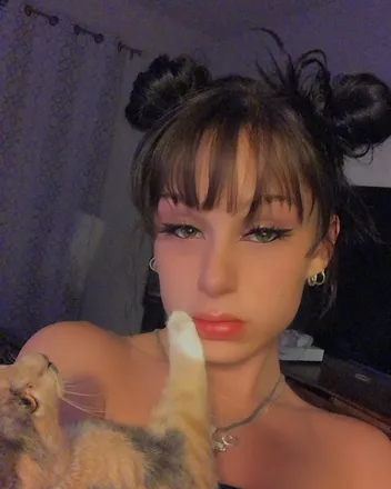 OnlyFans account  urgothbimbo avatar 1