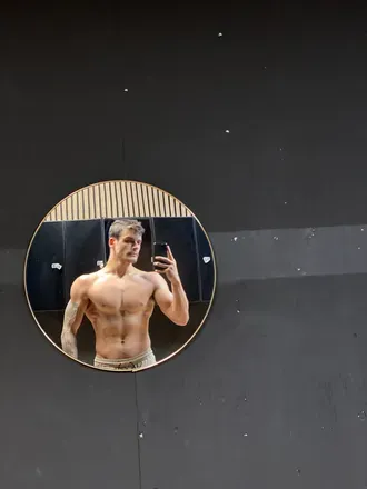 OnlyFans account  wowlookatyou avatar 1