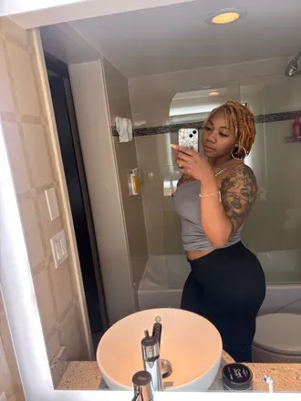 OnlyFans cuenta cute_chrissy header 2
