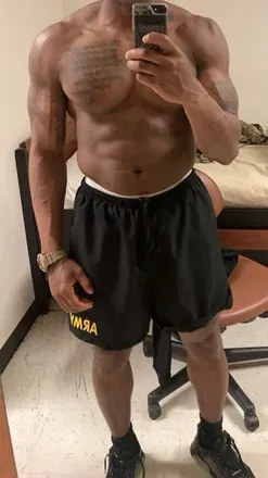 OnlyFans cuenta yeezylovemoney avatar 1