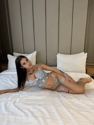 OnlyFans account  nyx_noir1 header 2