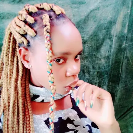 OnlyFans cuenta chebet_pinkie2 header 2