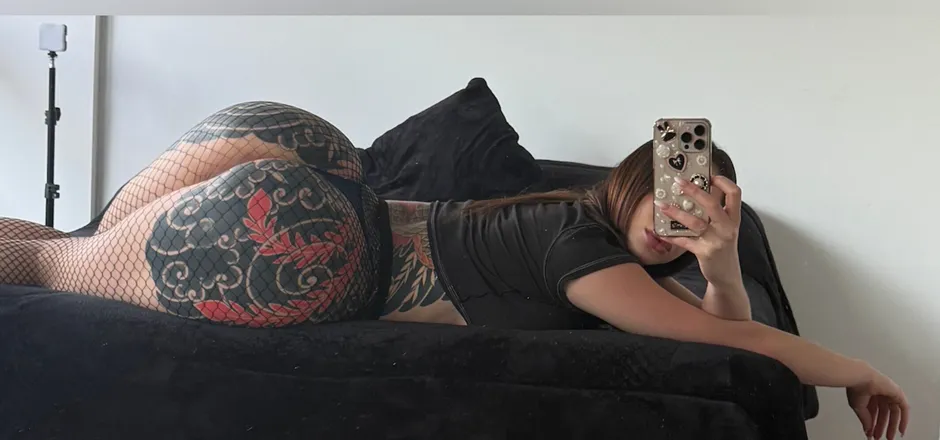OnlyFans cuenta itsharperwolf header 2