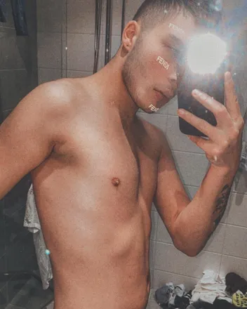 OnlyFans cuenta therealhenu header 2