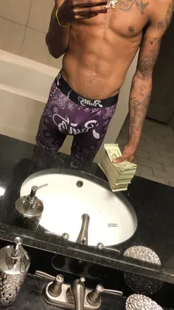 OnlyFans cuenta madeyoupee44 header 2
