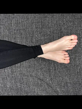 OnlyFans cuenta chamillesfeet header 2