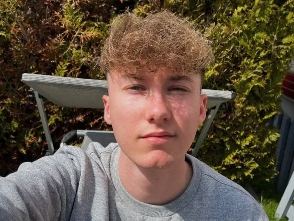 OnlyFans account  youngitzzmee avatar 1