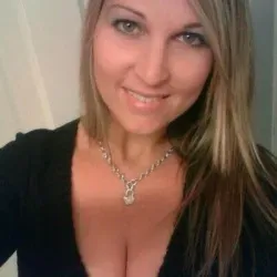 OnlyFans account  housewifekelly avatar 1
