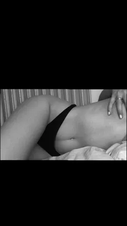 OnlyFans cuenta strawberries003 header 2