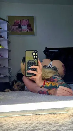 OnlyFans cuenta tu_lily header 2