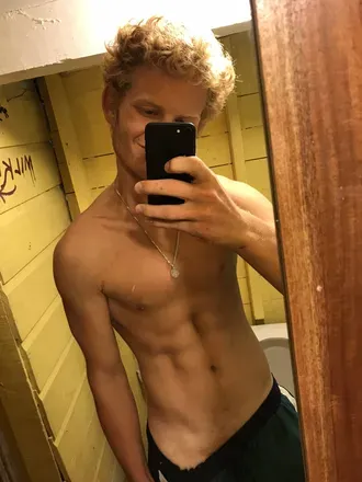OnlyFans cuenta sexygingerguy header 2