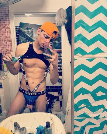 OnlyFans cuenta versecomesfirst_ header 2