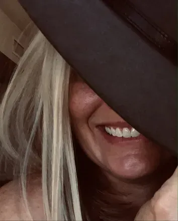 OnlyFans cuenta amberbayrealtor avatar 1