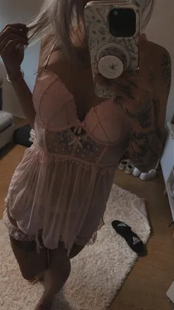 OnlyFans account  maralaralirilie header 2